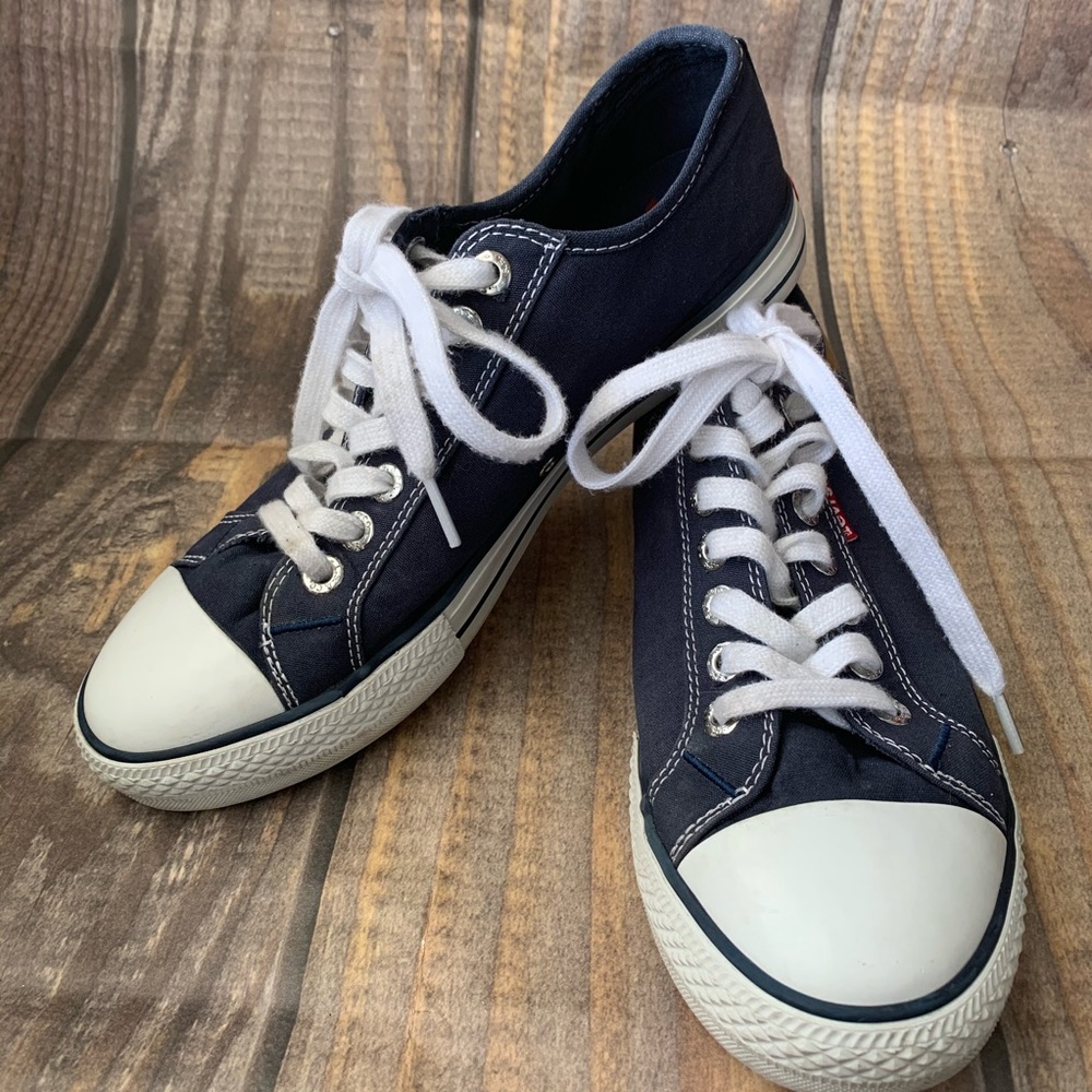Levi’s sneakers size 9 - Picture 2 of 6